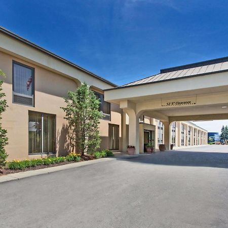 Baymont By Wyndham Southfield/Detroit Hotel ภายนอก รูปภาพ
