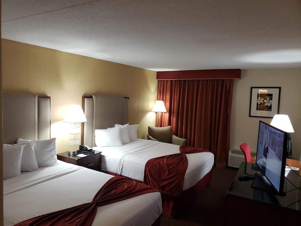 Baymont By Wyndham Southfield/Detroit Hotel ภายนอก รูปภาพ