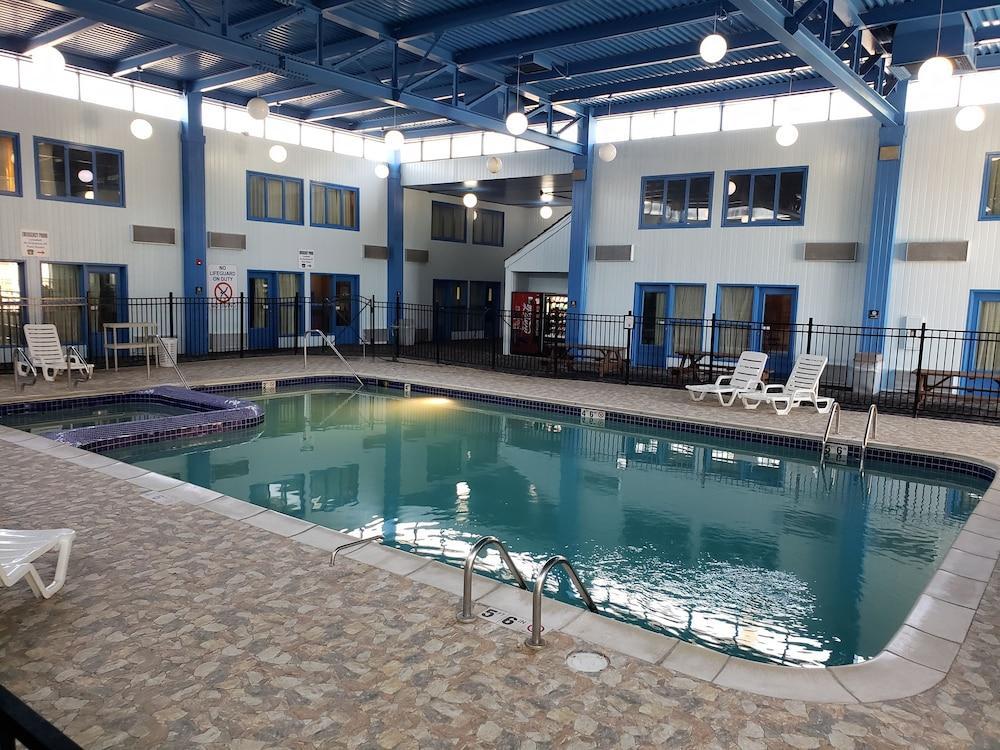 Baymont By Wyndham Southfield/Detroit Hotel ภายนอก รูปภาพ