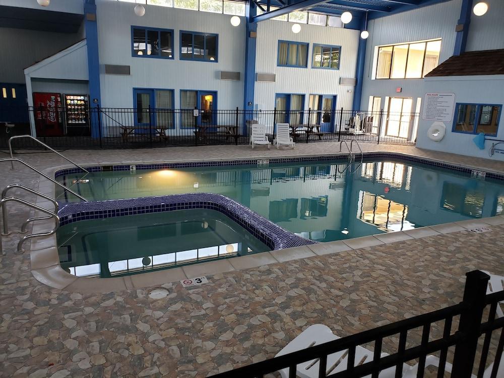 Baymont By Wyndham Southfield/Detroit Hotel ภายนอก รูปภาพ